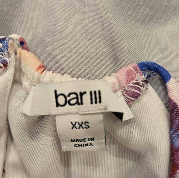 Floral Halter Neck Top‎ - Picture 2 of 5